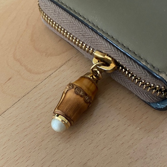 Gucci brown Leather Zip Wallet - Picture 3 of 11